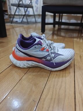 Saucony Women's Endorphins Speed 4 Size 6.5